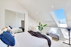 Central 3 bed, loft apartment in the CBD w Parking