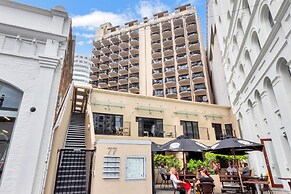 Central 3 bed, loft apartment in the CBD w Parking