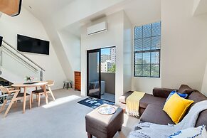 Central 3 bed, loft apartment in the CBD w Parking
