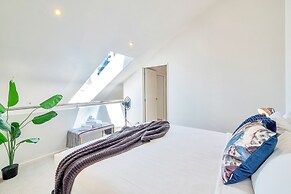Central 3 bed, loft apartment in the CBD w Parking