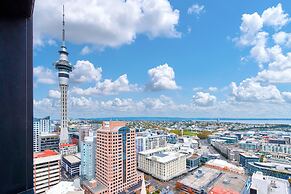 Amazing Harbour, Skytower & Rangitoto Views