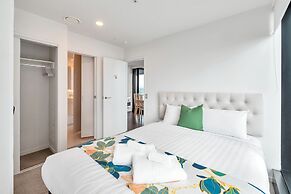 Amazing Harbour, Skytower & Rangitoto Views