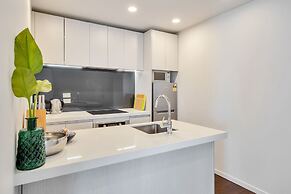 Amazing Harbour, Skytower & Rangitoto Views