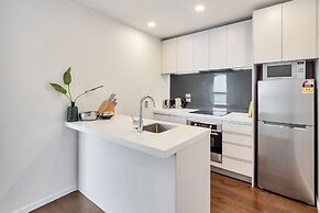 Amazing Harbour, Skytower & Rangitoto Views