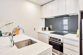 Amazing Harbour, Skytower & Rangitoto Views