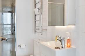 Amazing Harbour, Skytower & Rangitoto Views