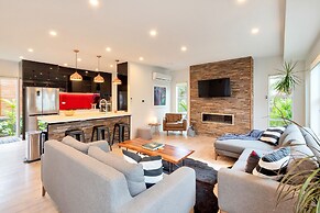 Elegant and Stylish Retreat in Epsom