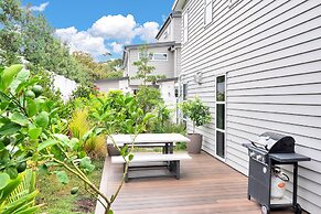 Elegant and Stylish Retreat in Epsom