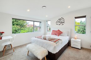 Elegant and Stylish Retreat in Epsom