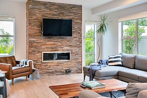 Elegant and Stylish Retreat in Epsom