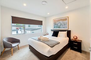 Elegant and Stylish Retreat in Epsom