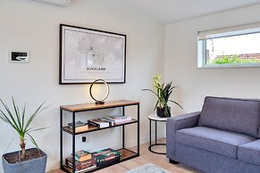 Elegant and Stylish Retreat in Epsom