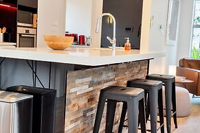 Elegant and Stylish Retreat in Epsom