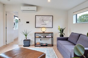 Elegant and Stylish Retreat in Epsom