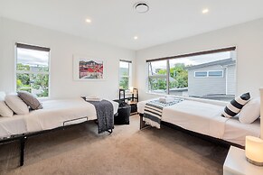 Elegant and Stylish Retreat in Epsom