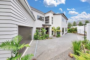 Elegant and Stylish Retreat in Epsom