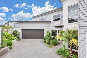 Elegant and Stylish Retreat in Epsom