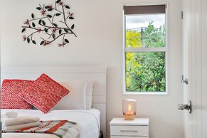 Elegant and Stylish Retreat in Epsom