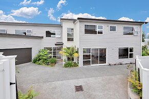 Elegant and Stylish Retreat in Epsom