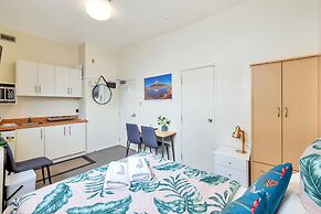 Compact & Budget City Apartment with Air-con