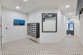 Compact & Budget City Apartment with Air-con