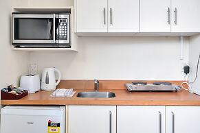 Compact & Budget City Apartment with Air-con