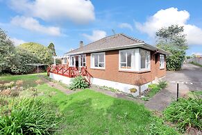 3 Bedroom In Onehunga w Parking - Wifi - Netflix