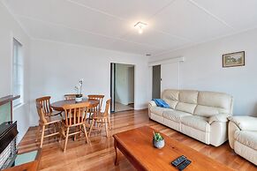 3 Bedroom In Onehunga w Parking - Wifi - Netflix