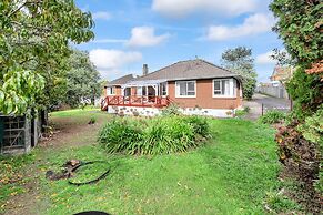 3 Bedroom In Onehunga w Parking - Wifi - Netflix