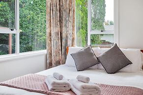 3 Bedroom In Onehunga w Parking - Wifi - Netflix