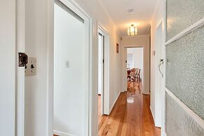 3 Bedroom In Onehunga w Parking - Wifi - Netflix