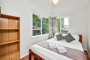 3 Bedroom In Onehunga w Parking - Wifi - Netflix