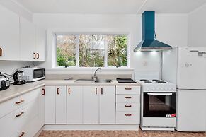 3 Bedroom In Onehunga w Parking - Wifi - Netflix