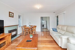 3 Bedroom In Onehunga w Parking - Wifi - Netflix