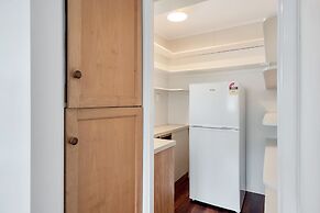 Spacious 3 Bedroom Near Middlemore