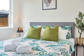 Spacious 3 Bedroom Near Middlemore