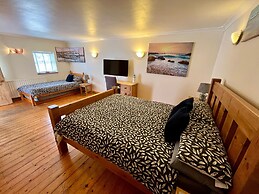 Quaint 4 Bed Barn Conversion Barnhouse Starshinezz