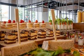 Wink Saigon Centre, Unscripted by Hyatt - 24 Hours stay