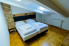 Lord Jack Apartments