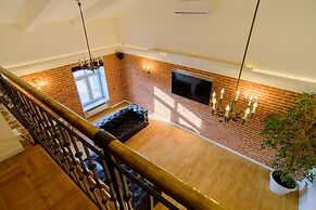 Lord Jack Apartments