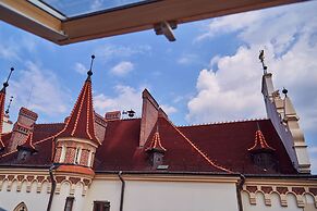 Lord Jack Apartments