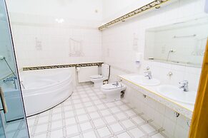 Lord Jack Apartments