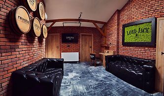 Lord Jack Apartments