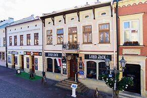 Lord Jack Apartments