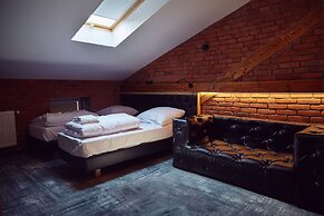 Lord Jack Apartments