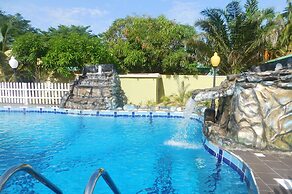 Honeyland Beach Resort