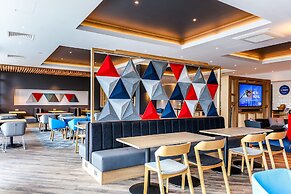 Holiday Inn Express Bicester by IHG