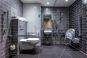 Holiday Inn Express Bicester by IHG