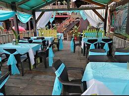 Hostal & Restaurante Bar Xtream