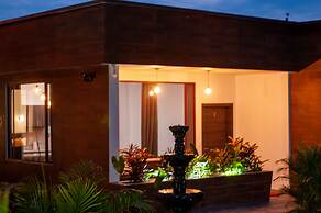 Toucan Platinum Suites Aparthotel